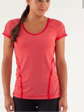 lululemon athletica Team Spirit Tech Short Sleeve Shirt Size 2